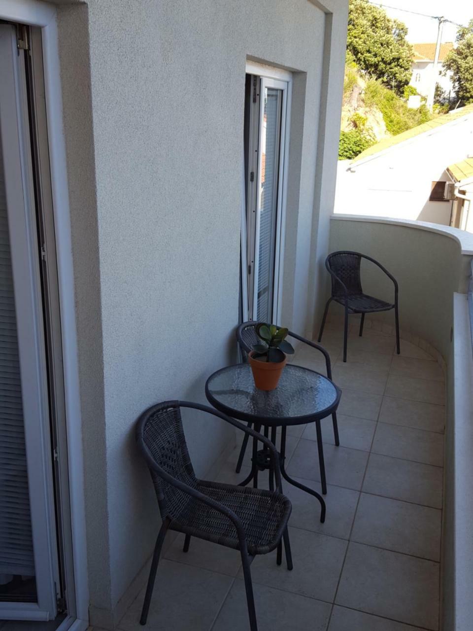 Apartmani Katja Omiš Exterior foto